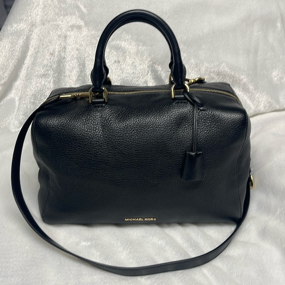 Pre-Loved Micheal Kors leather Satchel purse